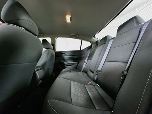 Used 2025 Nissan Altima 2.5 SV FWD image 26