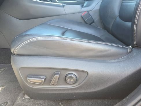 Used 2020 Toyota RAV4 XLE Premium image 28