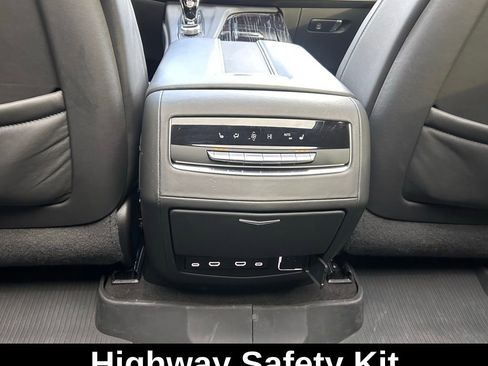 Certified 2023 Cadillac Escalade ESV V image 24