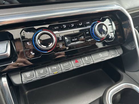 Used 2024 GMC Sierra 3500 Denali Ultimate image 27