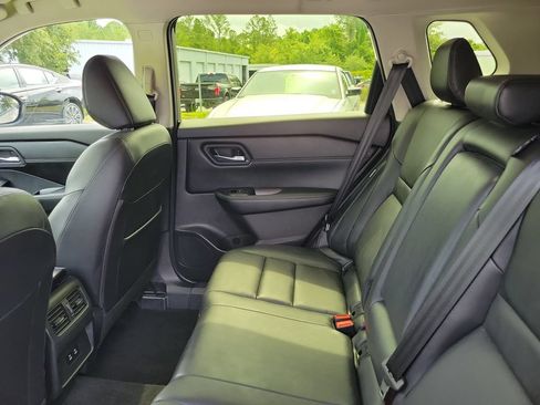 Used 2024 Nissan Rogue SL FWD image 13