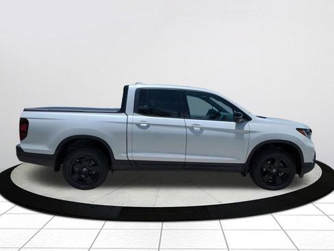 Used 2024 Honda Ridgeline Black Edition image 2