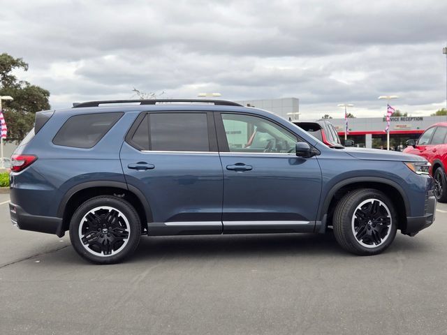 New 2026 Honda Pilot Touring image 3