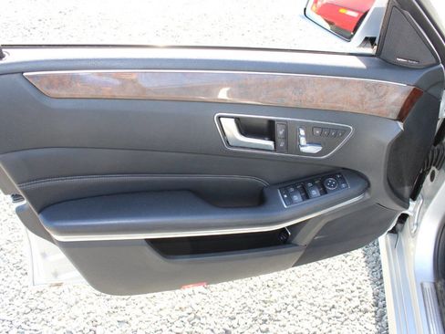 Used 2014 Mercedes-Benz E 350 4MATIC Wagon image 21