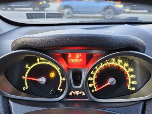 Used 2012 Ford Fiesta SE image 10