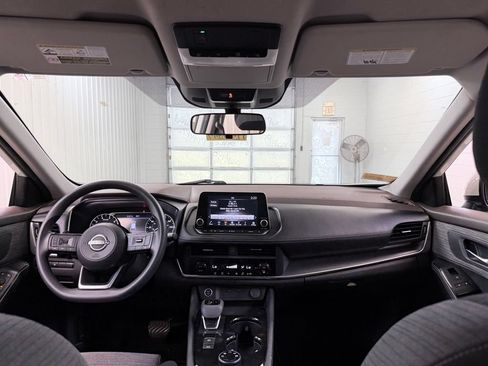 Used 2023 Nissan Rogue SV AWD/4WD image 25