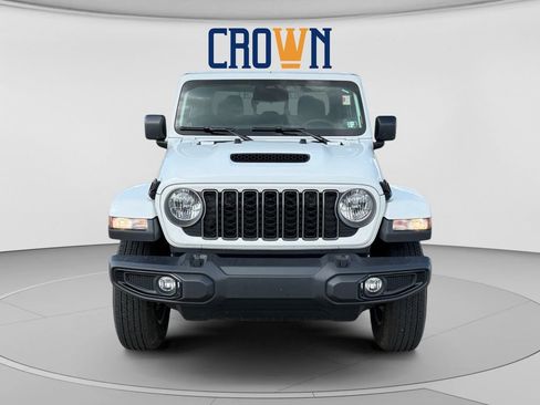 Used 2026 Jeep Gladiator Sport AWD/4WD image 8