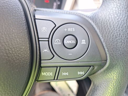 Used 2026 Toyota Corolla Cross L FWD image 19
