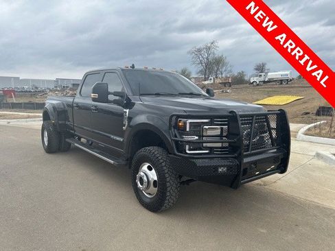 Used 2019 Ford F350 Lariat w/ Lariat Value Package image 1