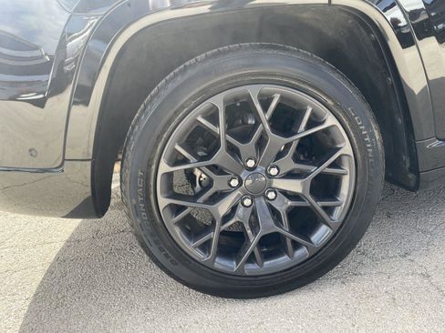 Used 2025 Jeep Grand Cherokee Summit image 37