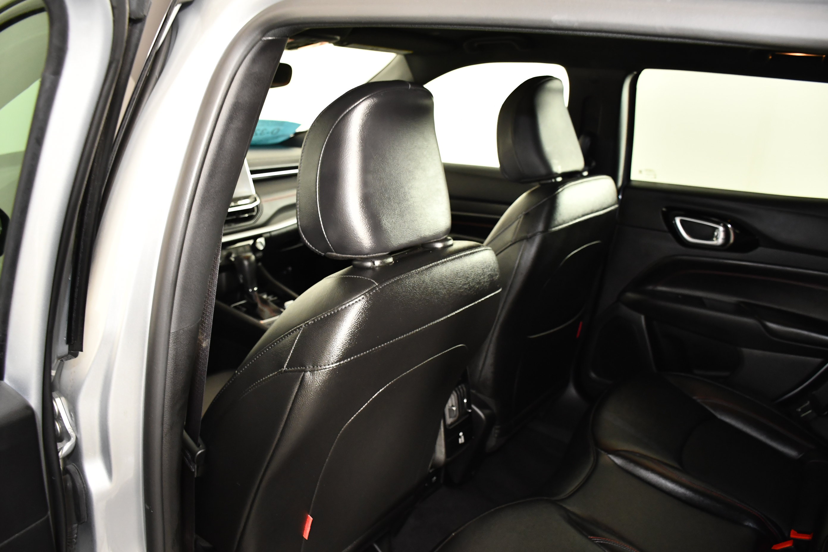 Used 2026 Jeep Compass Trailhawk AWD/4WD image 46