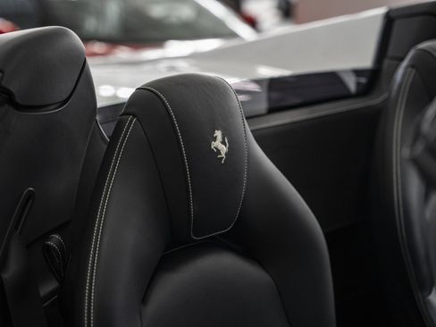Certified 2021 Ferrari F8 Tributo RWD image 33