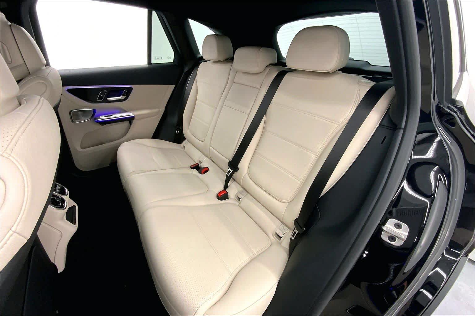 Used 2026 Mercedes-Benz GLC 300 image 6
