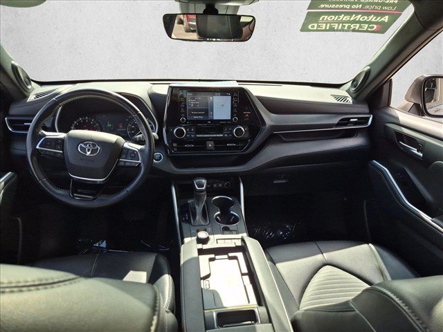Used 2021 Toyota Highlander XSE AWD/4WD image 18
