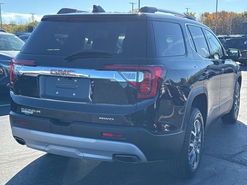 Certified 2023 GMC Acadia SLT w/ Preferred Package image 5
