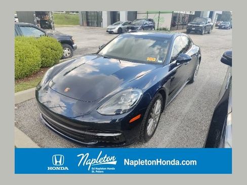 Used 2017 Porsche Panamera 4 AWD/4WD image 1