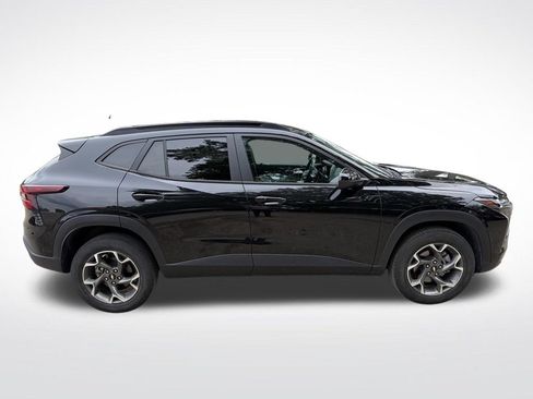 Used 2024 Chevrolet Trax LT w/ Driver Confidence Package FWD image 8