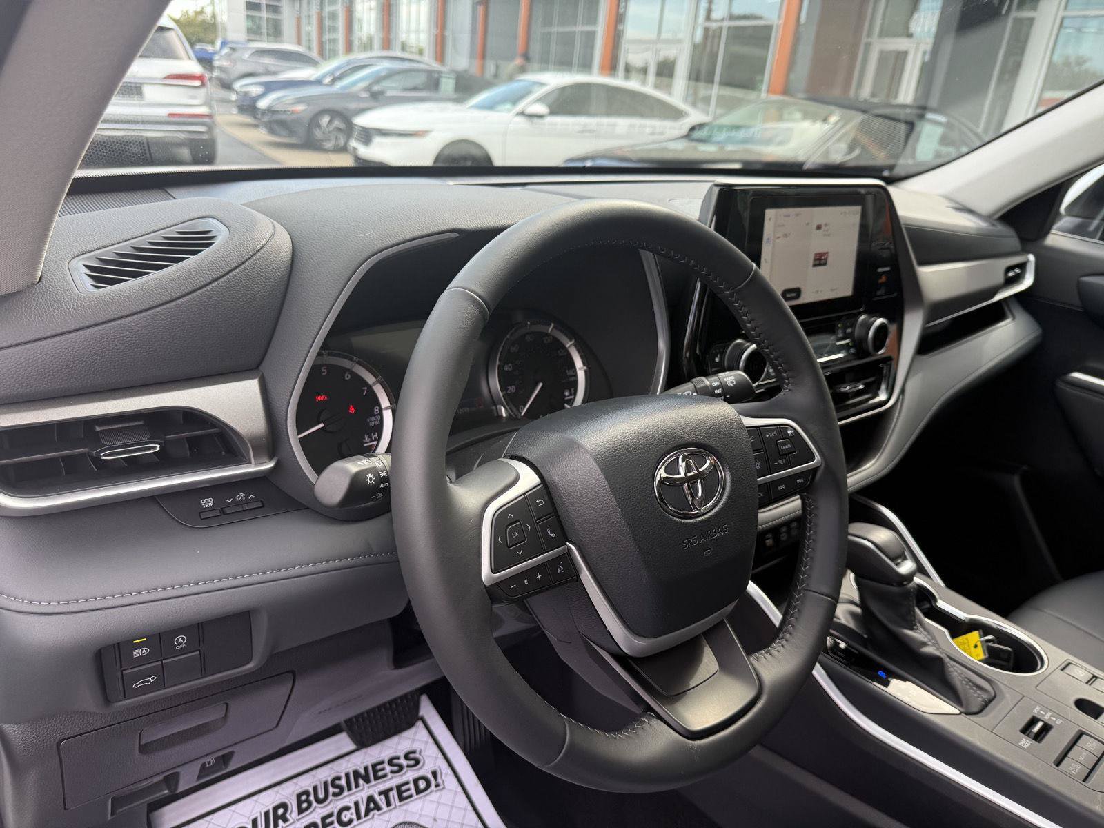 Used 2026 Toyota Highlander XLE AWD/4WD image 36