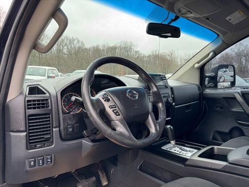 Used 2014 Nissan Titan SV image 14