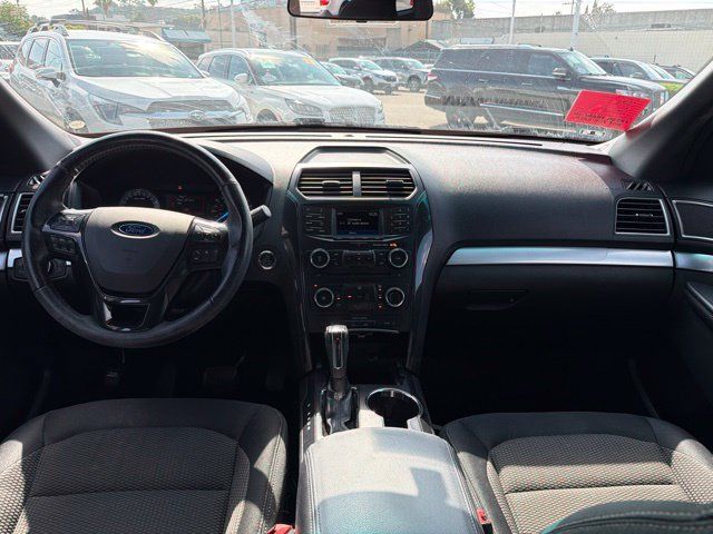 Used 2016 Ford Explorer XLT AWD/4WD image 18