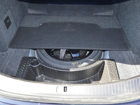 Used 2013 Cadillac XTS Premium image 7