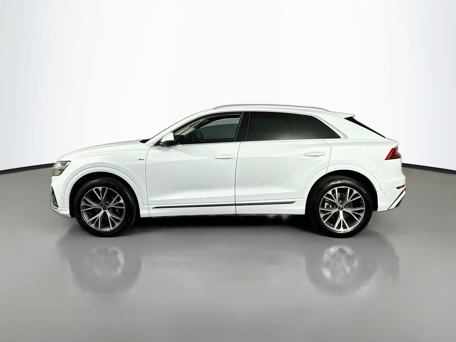 Used 2023 Audi Q8 Premium Plus w/ Premium Plus Package AWD/4WD image 4