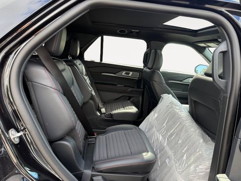 New 2026 Ford Explorer ST-Line w/ ST-Line Street Pack AWD/4WD image 18