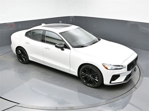 Used 2024 Volvo S60 T8 Ultimate image 45