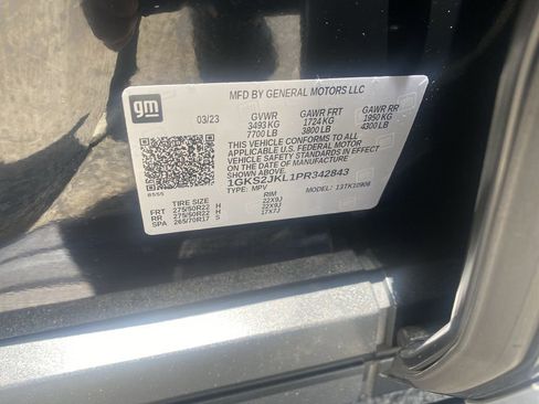 Used 2023 GMC Yukon XL Denali AWD/4WD image 35