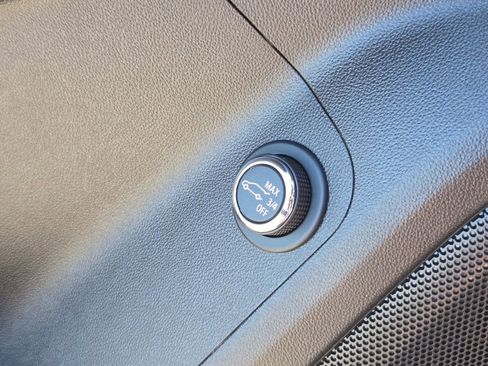 Used 2023 GMC Acadia AT4 w/ Technology Package image 28