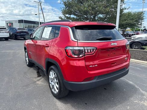 Used 2023 Jeep Compass Latitude w/ Sun and Sound Group AWD/4WD image 9