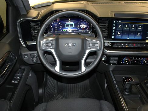 Used 2025 Chevrolet Silverado 1500 LT Trail Boss w/ Convenience Package II image 14