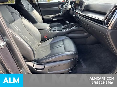Used 2024 Kia Sorento S image 15