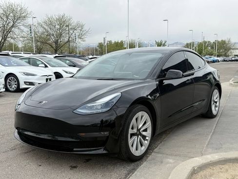 Used 2022 Tesla Model 3 Long Range AWD/4WD image 4