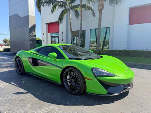 Used 2018 McLaren 570S Spider image 26