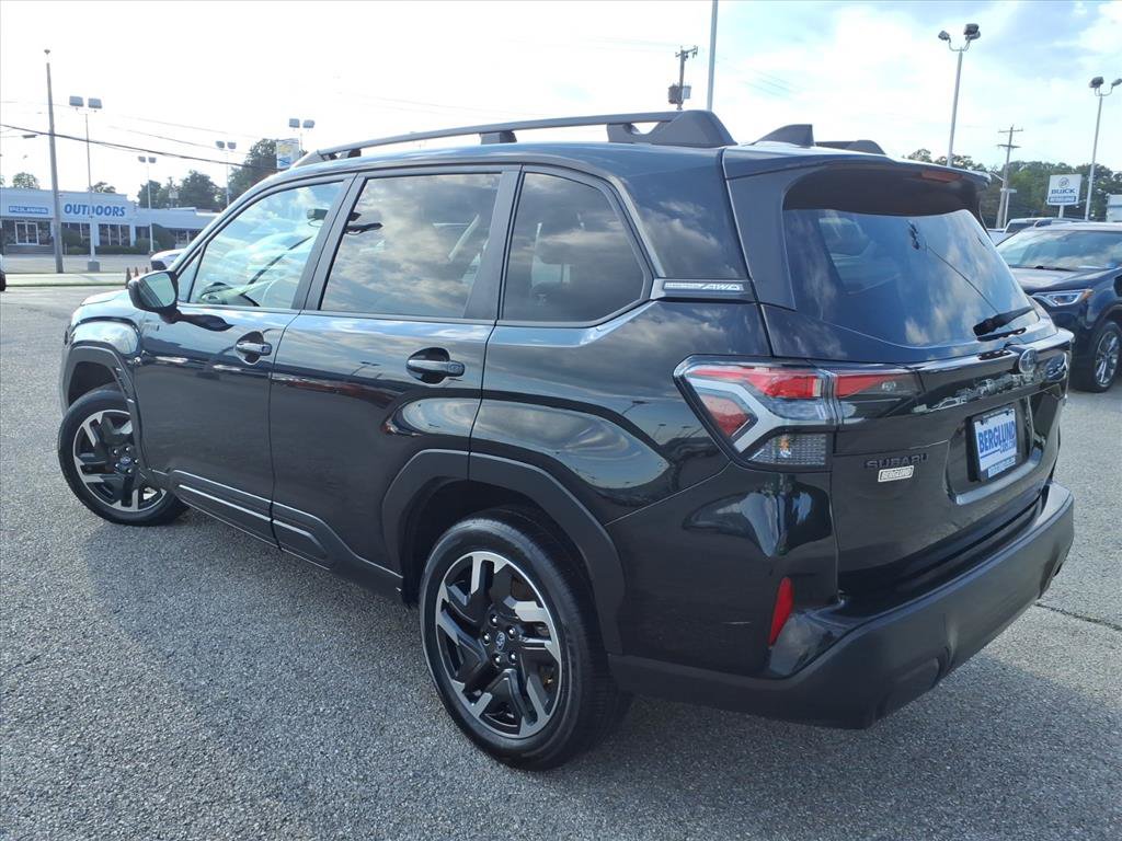 Used 2025 Subaru Forester Premium AWD/4WD image 6