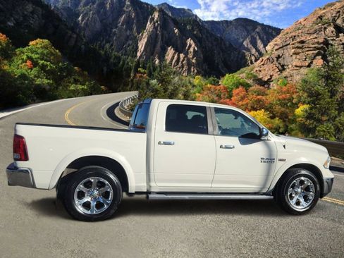 Used 2017 RAM 1500 Laramie w/ Convenience Group AWD/4WD image 2