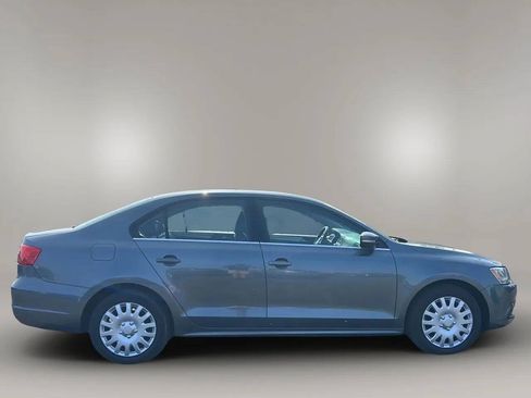 Used 2013 Volkswagen Jetta SE FWD image 8
