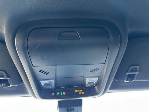 Used 2024 Chevrolet Equinox RS AWD/4WD image 37