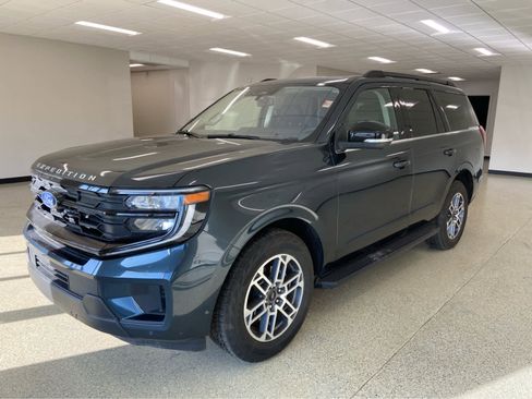 Used 2025 Ford Expedition Active image 1