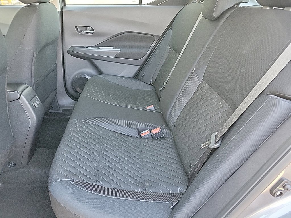 Used 2023 Nissan Kicks SV FWD image 13