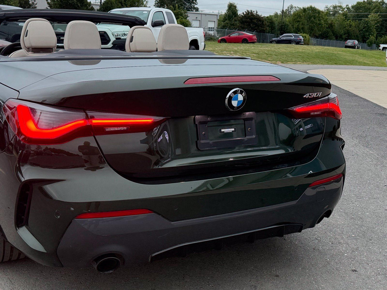Used 2022 BMW 430i Convertible w/ M Sport Package RWD image 7