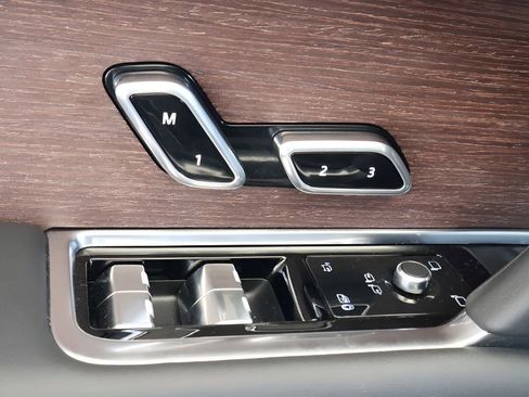 Used 2024 Land Rover Range Rover Autobiography image 10