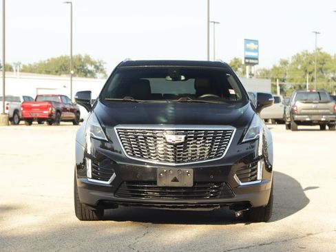 Used 2021 Cadillac XT5 Premium Luxury AWD/4WD image 2