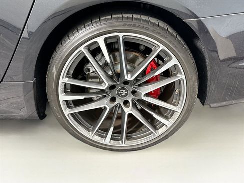 Used 2021 Maserati Quattroporte Trofeo image 30