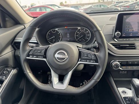 Used 2025 Nissan Altima 2.5 SR image 28