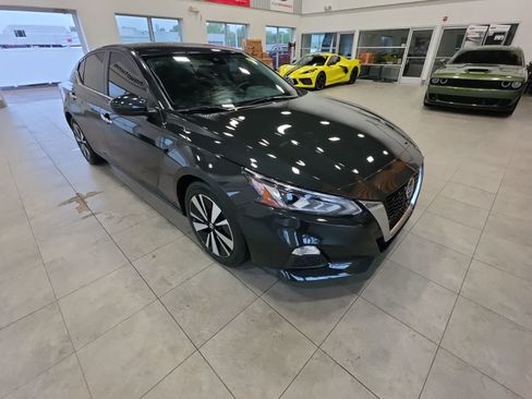Used 2022 Nissan Altima 2.5 SV FWD image 4