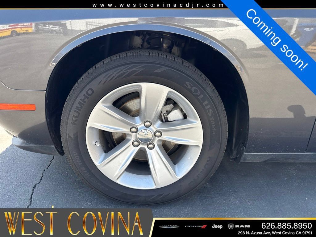 Used 2023 Dodge Challenger SXT RWD image 4