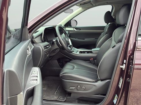 Used 2024 Hyundai Palisade SEL w/ Premium Package image 13