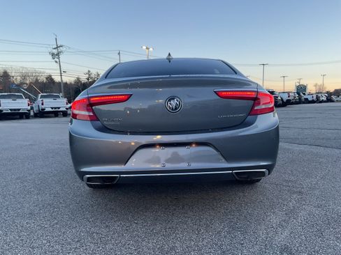 Used 2018 Buick LaCrosse Essence image 4